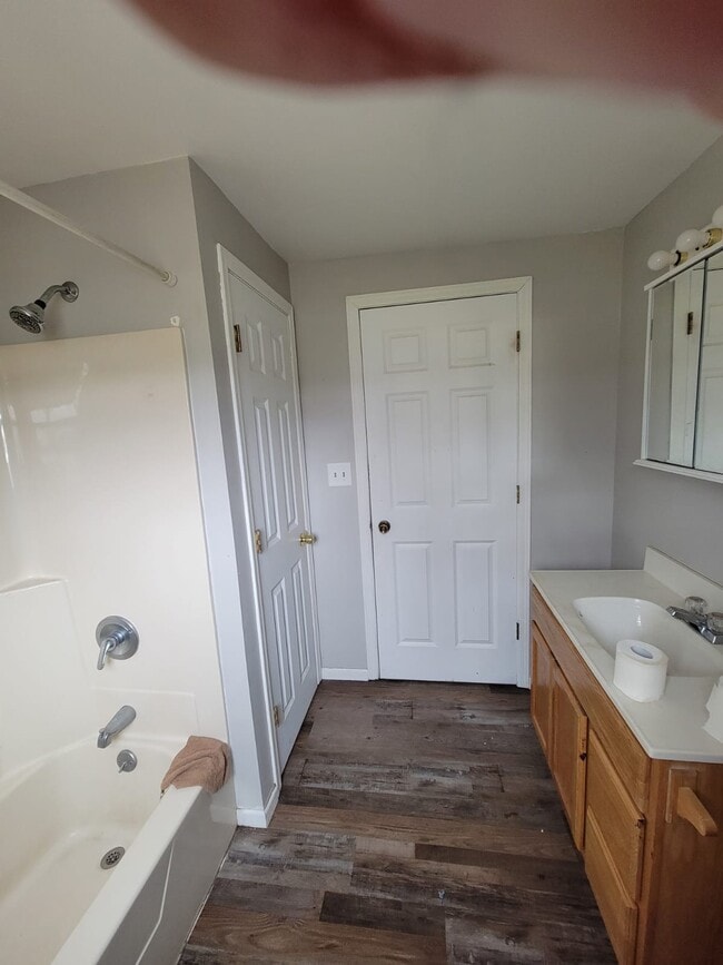 Building Photo - 627 N 3rd St