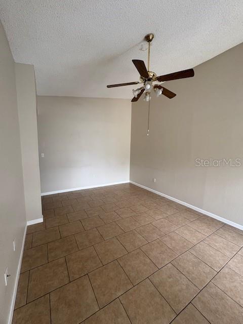 Building Photo - 748 Zella Ln