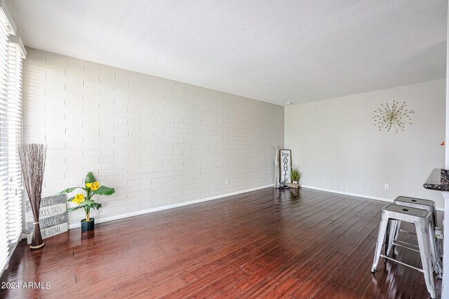 Building Photo - 4419 N 27th St