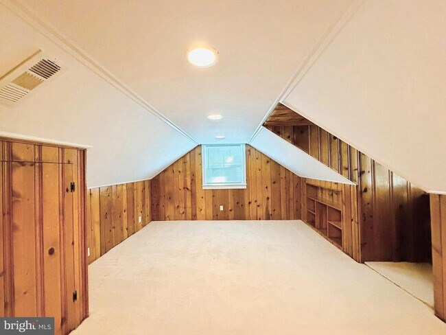 Building Photo - 907 Heron Dr