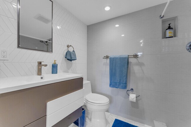 Building Photo - 50 SE 12th St