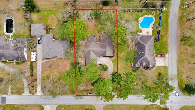 Building Photo - 26206 Maplewood Dr