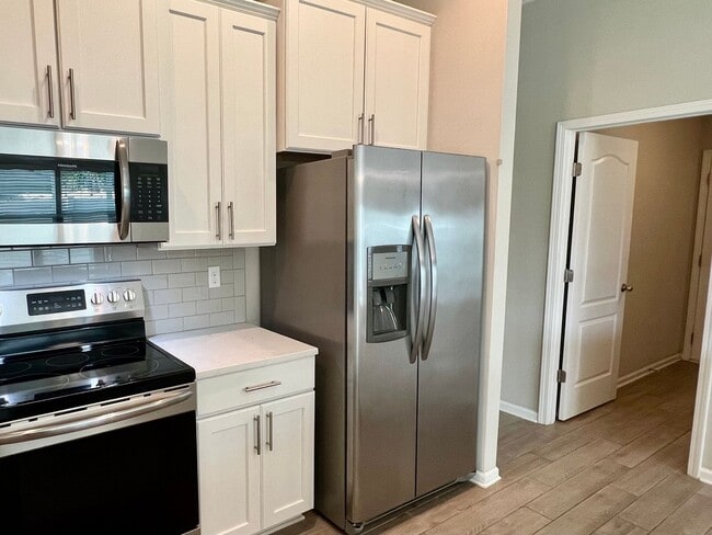 Building Photo - Great Size Home on Jacksonvilles Northside