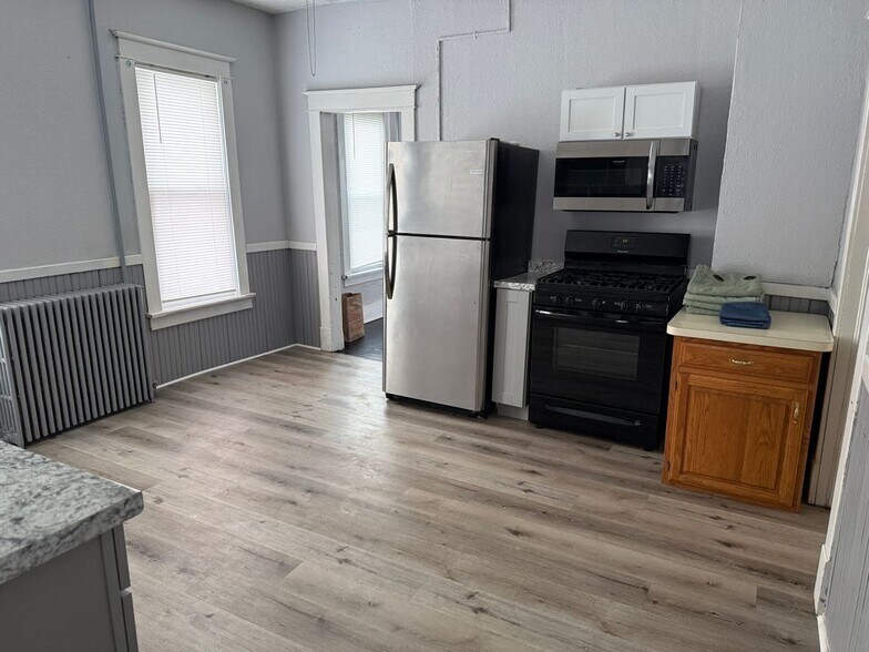 Building Photo - 24-26 Clarke Avenue, First Floor