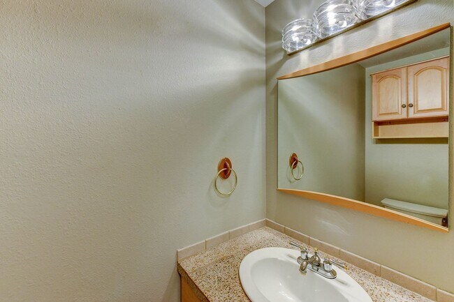 Building Photo - ”Water/Sewer/Trash and parking included in rent!