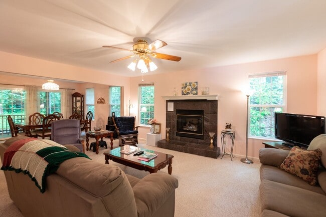 Building Photo - ***MONTREAT SCHOOL YEAR RENTAL***