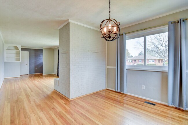 Building Photo - 609 Birch Dr