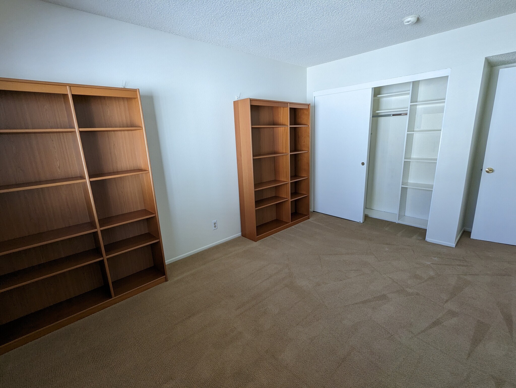 Building Photo - 106 S Sierra Madre Blvd