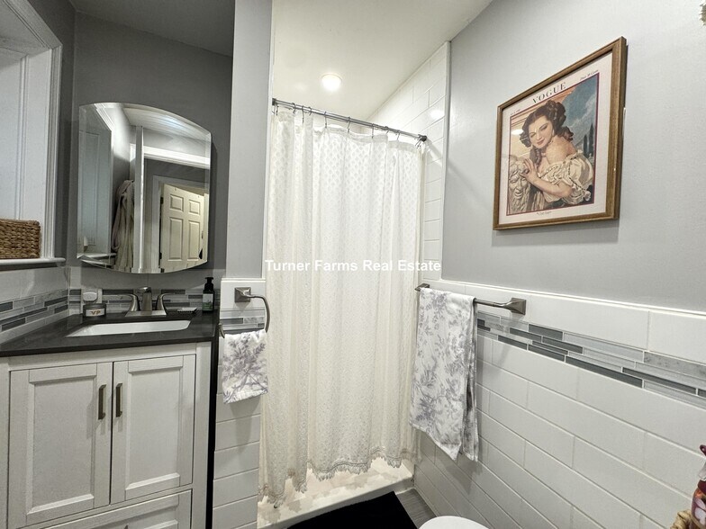 Building Photo - 91 Hudson St