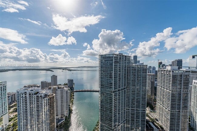 Building Photo - 300 Biscayne Blvd Way