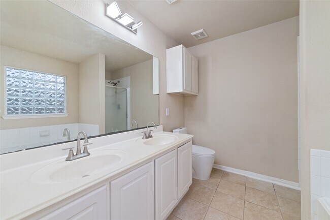 Building Photo - 2727 Chatford Hollow Ln