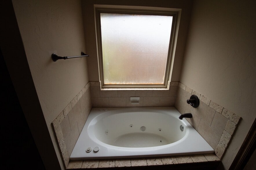 Building Photo - 13145 Austrian Pine Dr