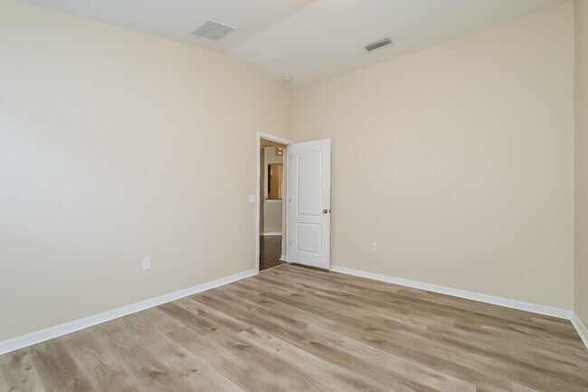 Building Photo - 18254 Cypress Bay Pkwy
