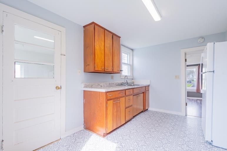 Building Photo - 721 E Cemetery Ave