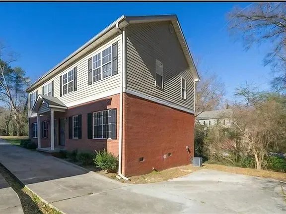 Building Photo - 1021 Ada Ave NW