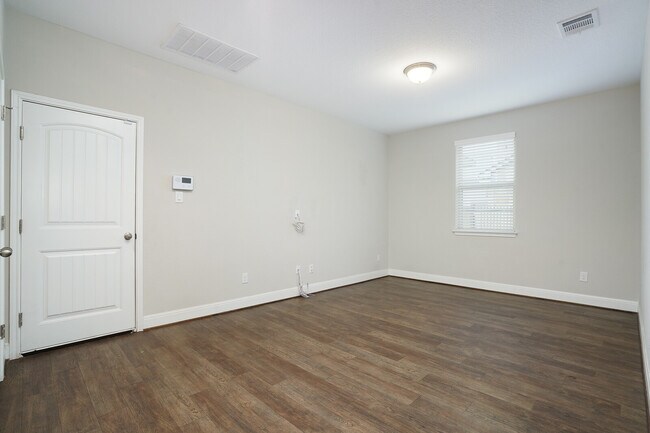 Building Photo - 8007 Cibolo Valley