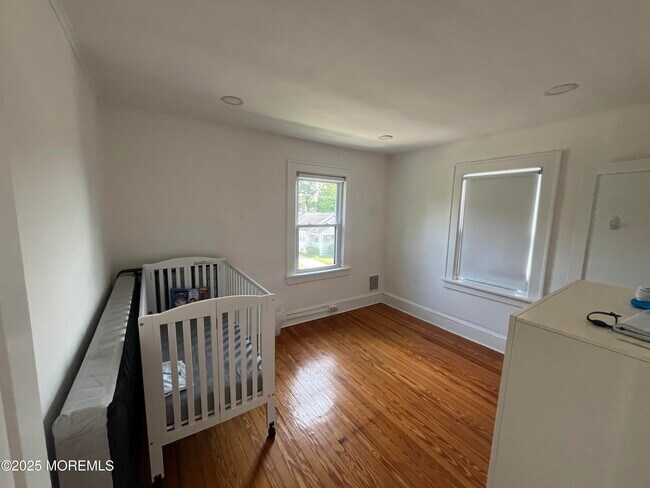 Building Photo - 208 Lockwood Pl