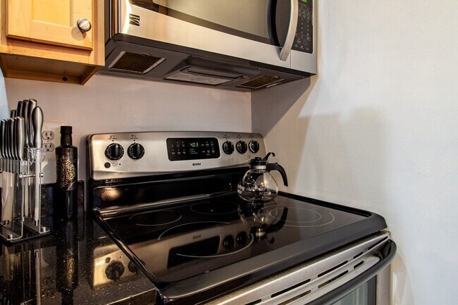 Building Photo - 1901 16th St NW