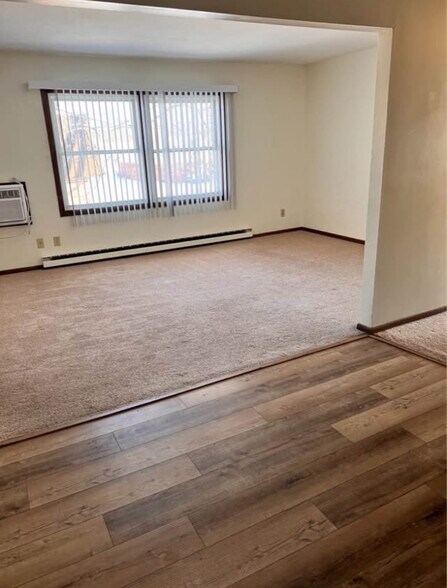 Building Photo - 675 Laura St