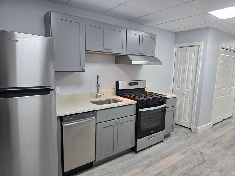 Building Photo - 5 Belknap St