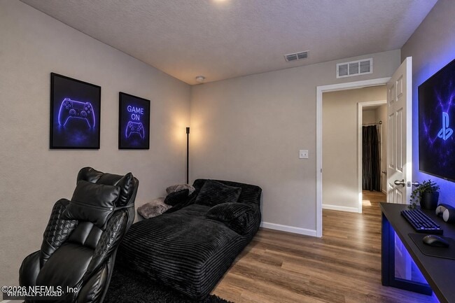 Building Photo - 7624 Cocoa Ave