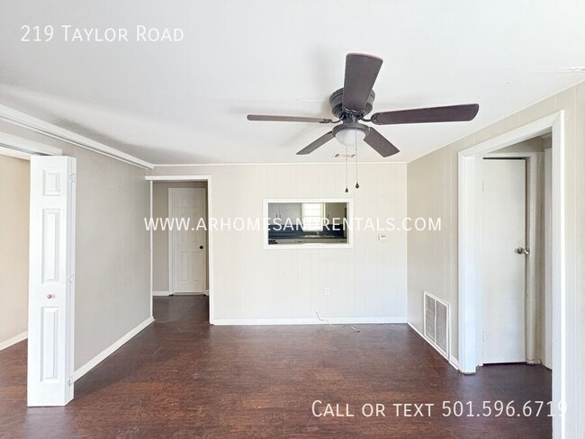 Building Photo - 219 Taylor Rd