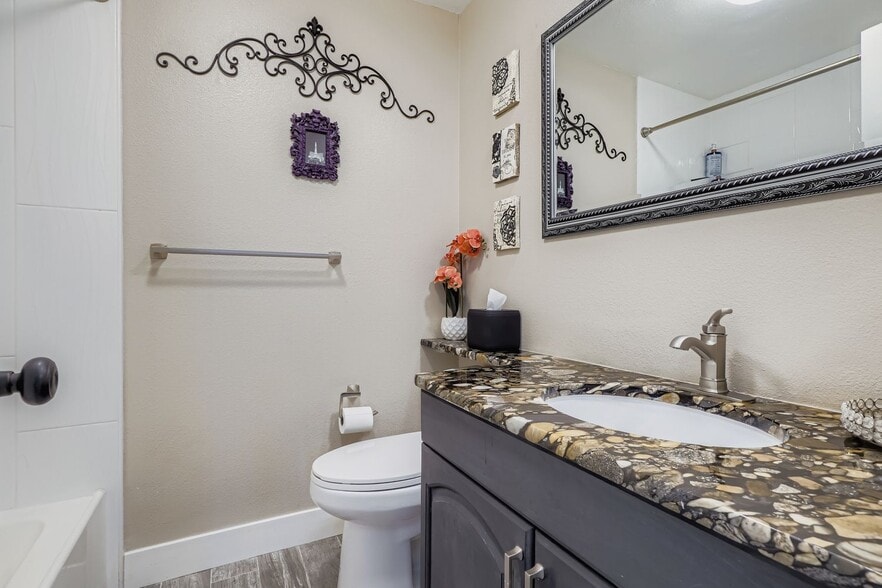 2nd Bathroom - 382 Gladiola St