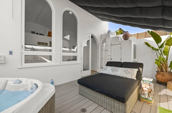 Building Photo - 120 Mast Mall