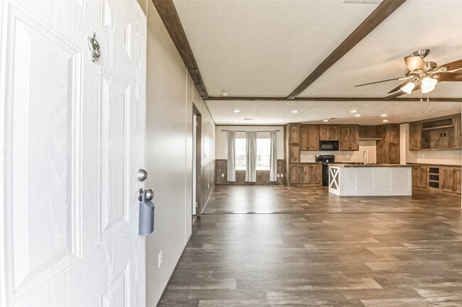 Building Photo - 1566 County Rd 610