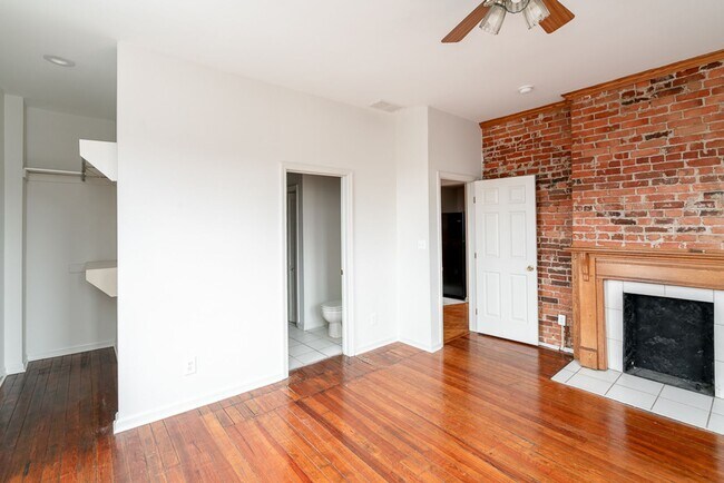 Building Photo - 79 Parsons Ave