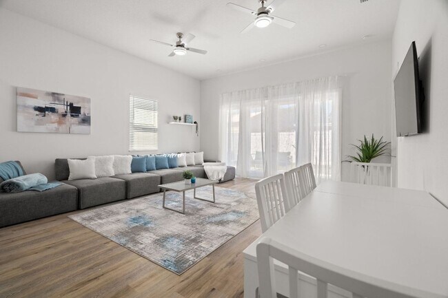 Building Photo - Gorgeous New Constriction House in Tampa