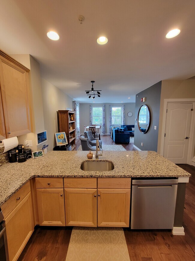 Building Photo - 121B Hagen Dr