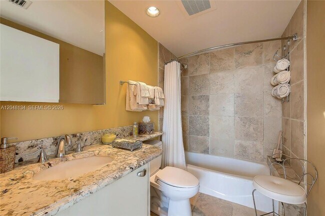 Building Photo - 333 Las Olas Way