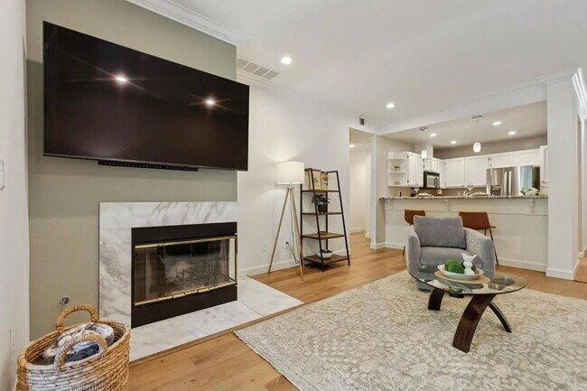 Building Photo - Stylish Golf Course Condo in North San Jose
