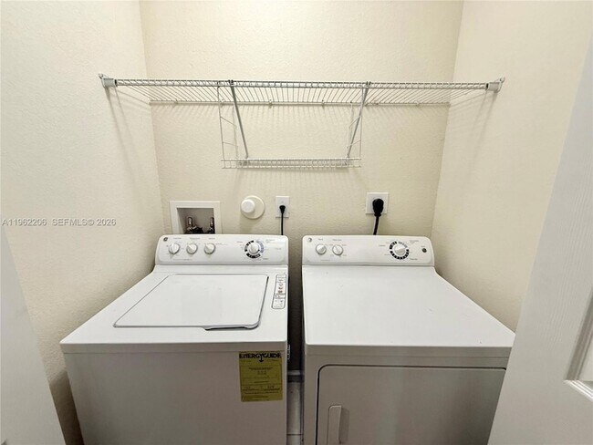 Building Photo - 8960 NW 97th Ave