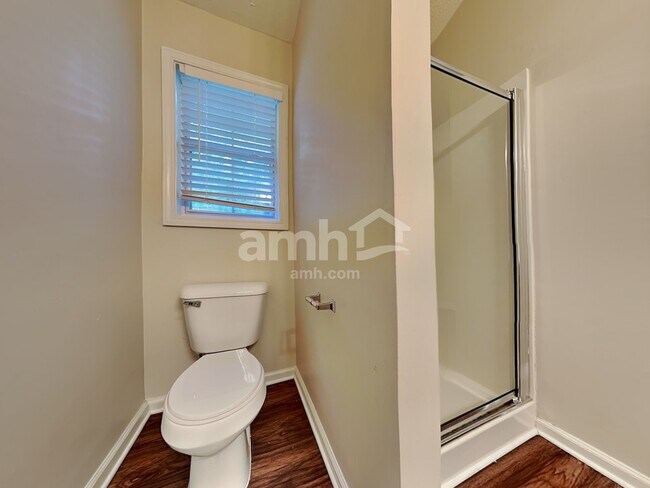 Building Photo - 3670 Sugarbrook Dr