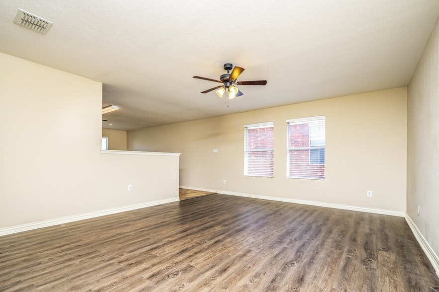 Building Photo - 1118 Antoinette Dr