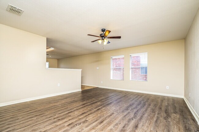 Building Photo - 1118 Antoinette Dr