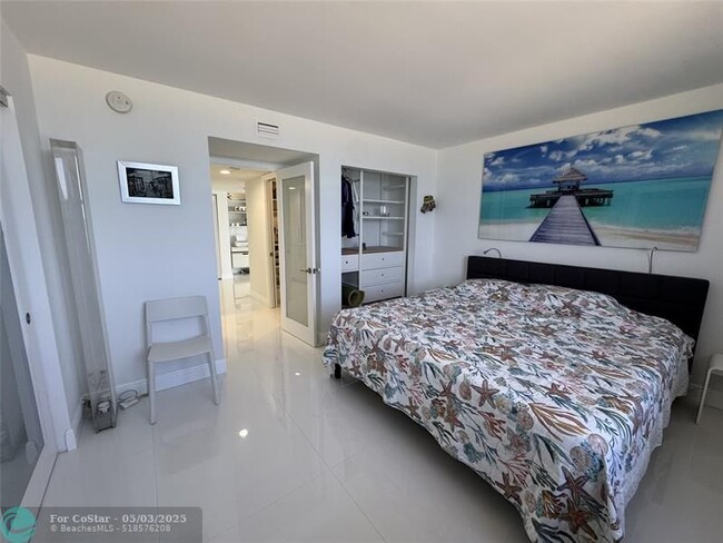 Building Photo - 1010 S Ocean Blvd