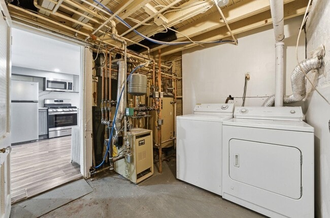 Building Photo - 176 Thorne St