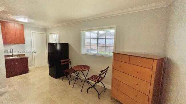 Building Photo - 3910 SW 134th Ave