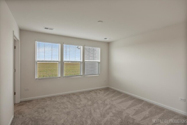 Building Photo - 2223 Ryegrass Ln