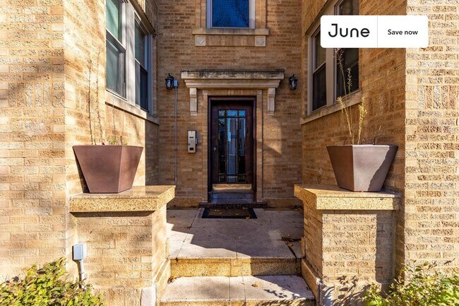 Building Photo - 3743 N Albany Ave