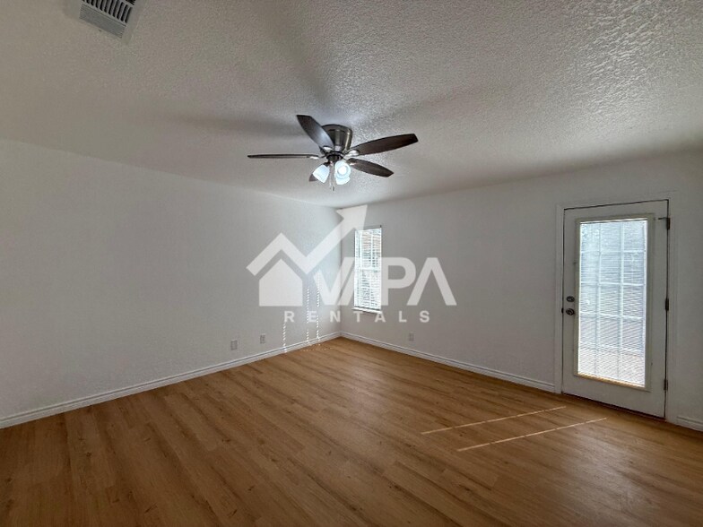 Building Photo - 5618 Wood Walk St