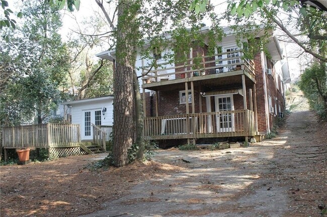 Building Photo - 1820 Monroe Dr NE