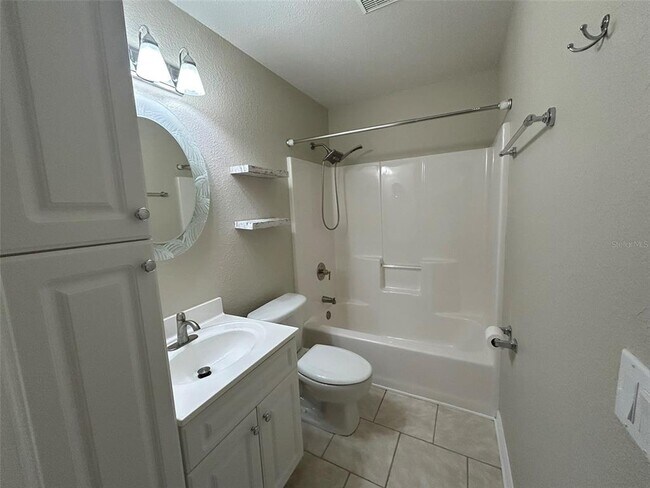 Building Photo - 5479 Gannaway St