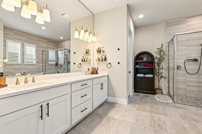 Building Photo - 1608 Carmine Dr