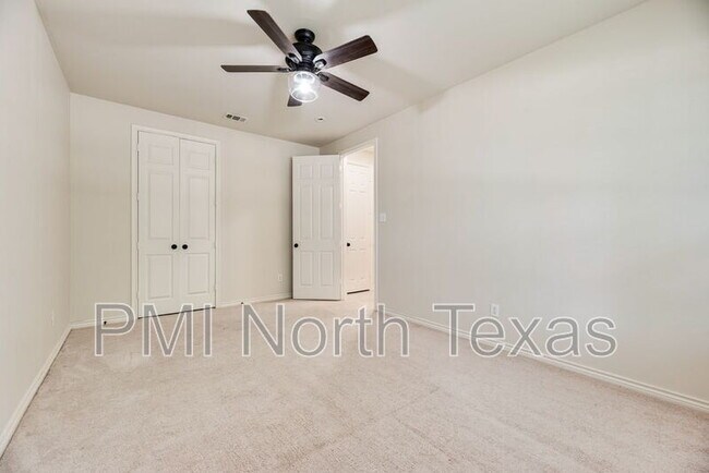 Building Photo - 3394 Overhill Dr