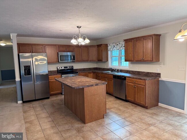 Building Photo - 23047 Gunston Dr