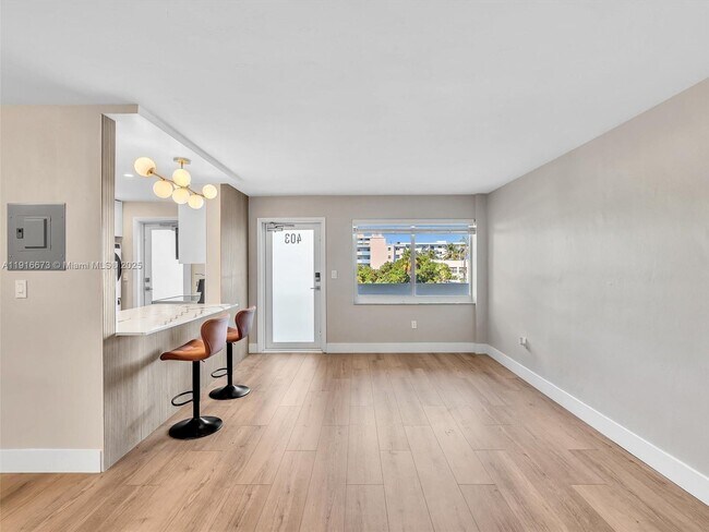 Building Photo - 1030 9th St